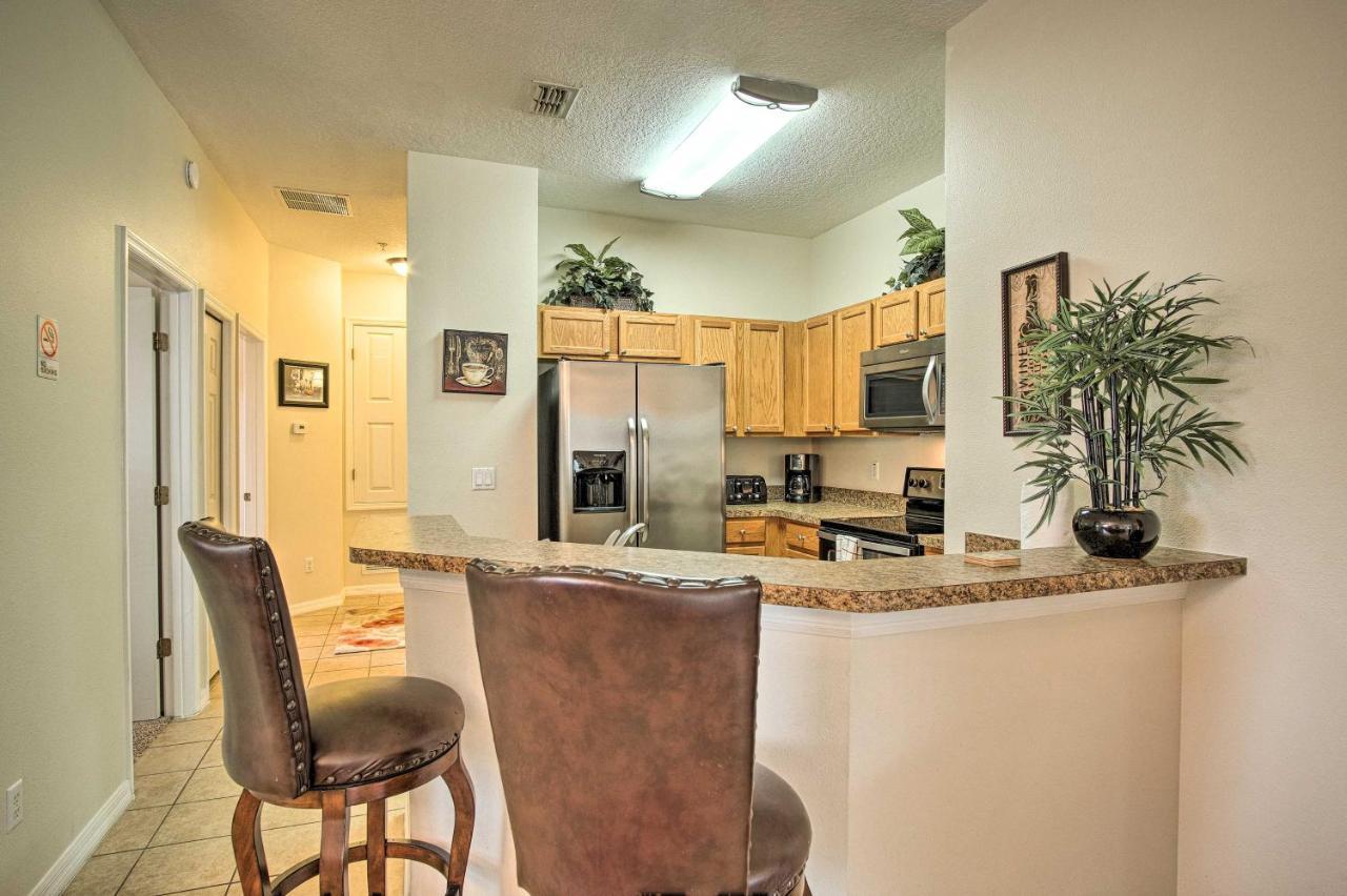Apartment Quiet With Balcony About 2 Miles To World!