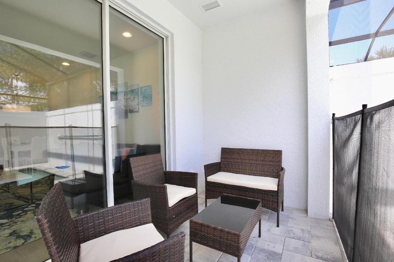 Great 4 Bedroom Townhouse In Hidden Forest, With Private Pool! Holiday home Orlando