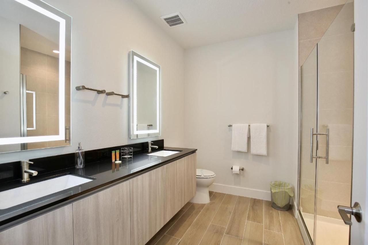 Great 4 Bedroom Townhouse In Hidden Forest, With Private Pool! Orlando