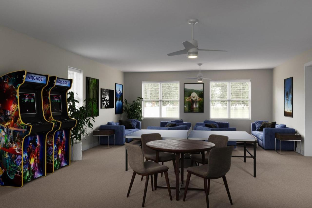 Great 4 Bedroom Townhouse In Hidden Forest, With Private Pool! Orlando