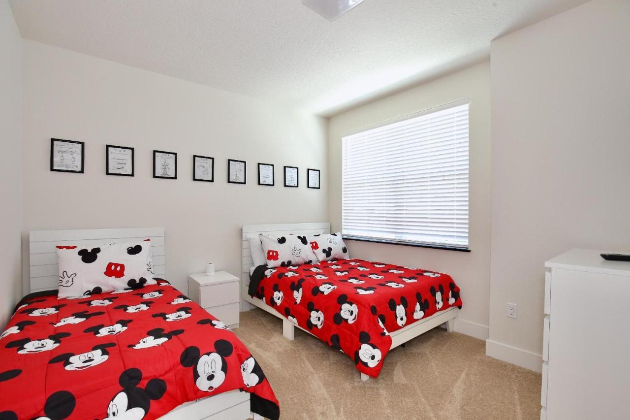 Great 4 Bedroom Townhouse In Hidden Forest, With Private Pool! Orlando