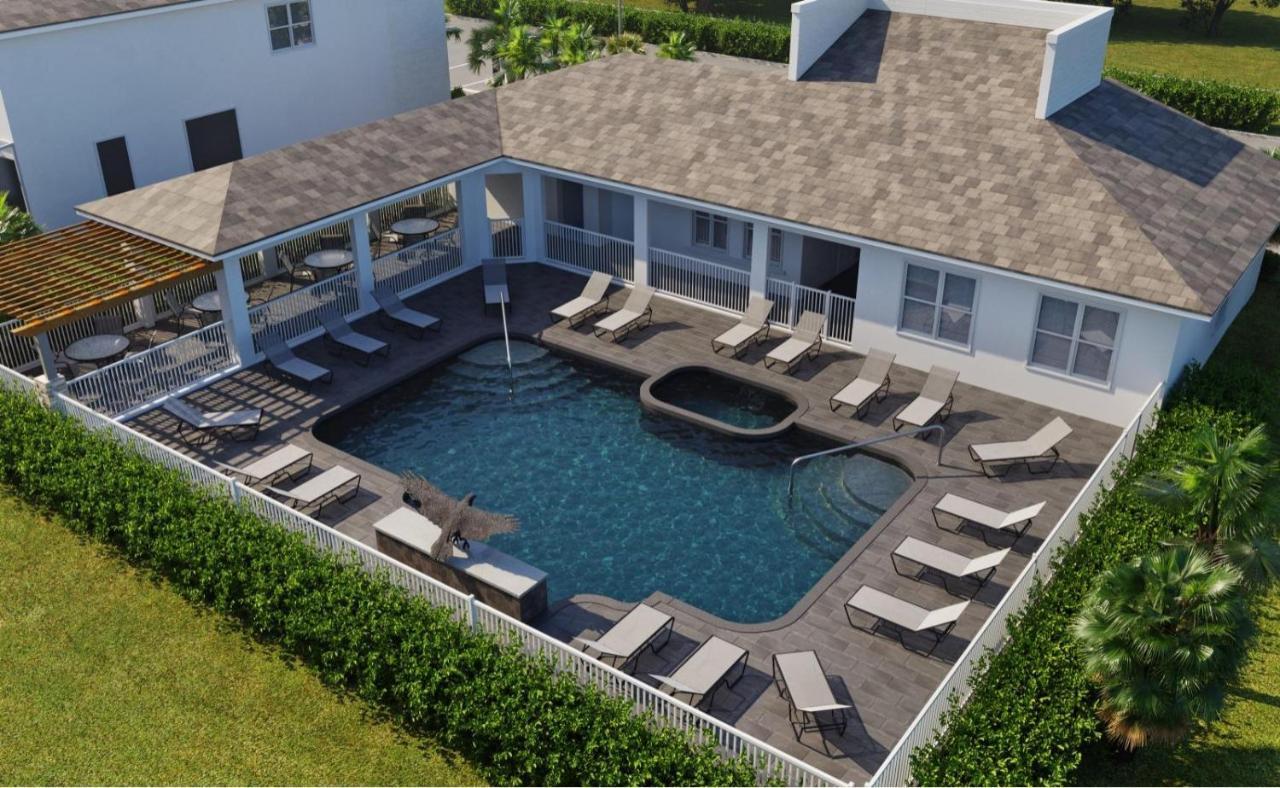 Great 4 Bedroom Townhouse In Hidden Forest, With Private Pool! *