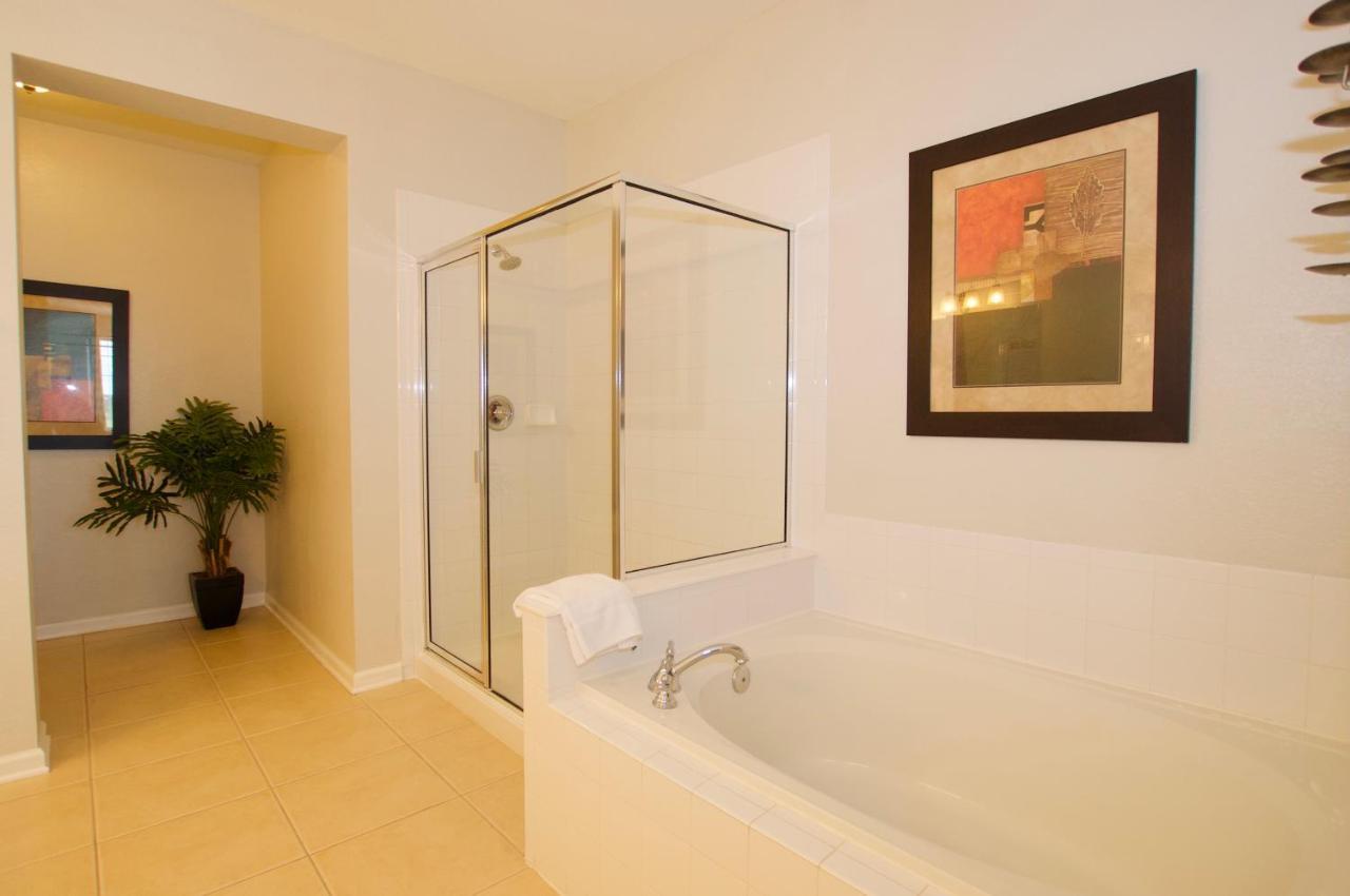 Vista Cay Luxury Lakeview 4 Bedroom