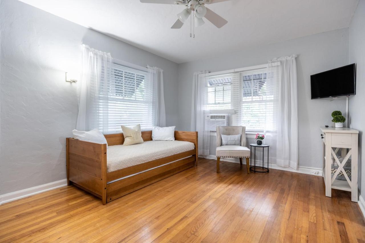 Cozy In The Triplex House, Historic District Of Apartment