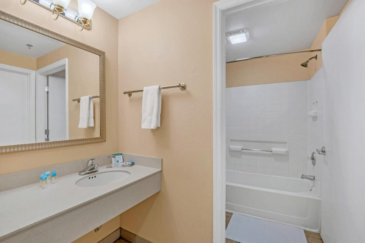 Apartment Near Disney - 1br With King Bed - Pool And Hot Tub Orlando