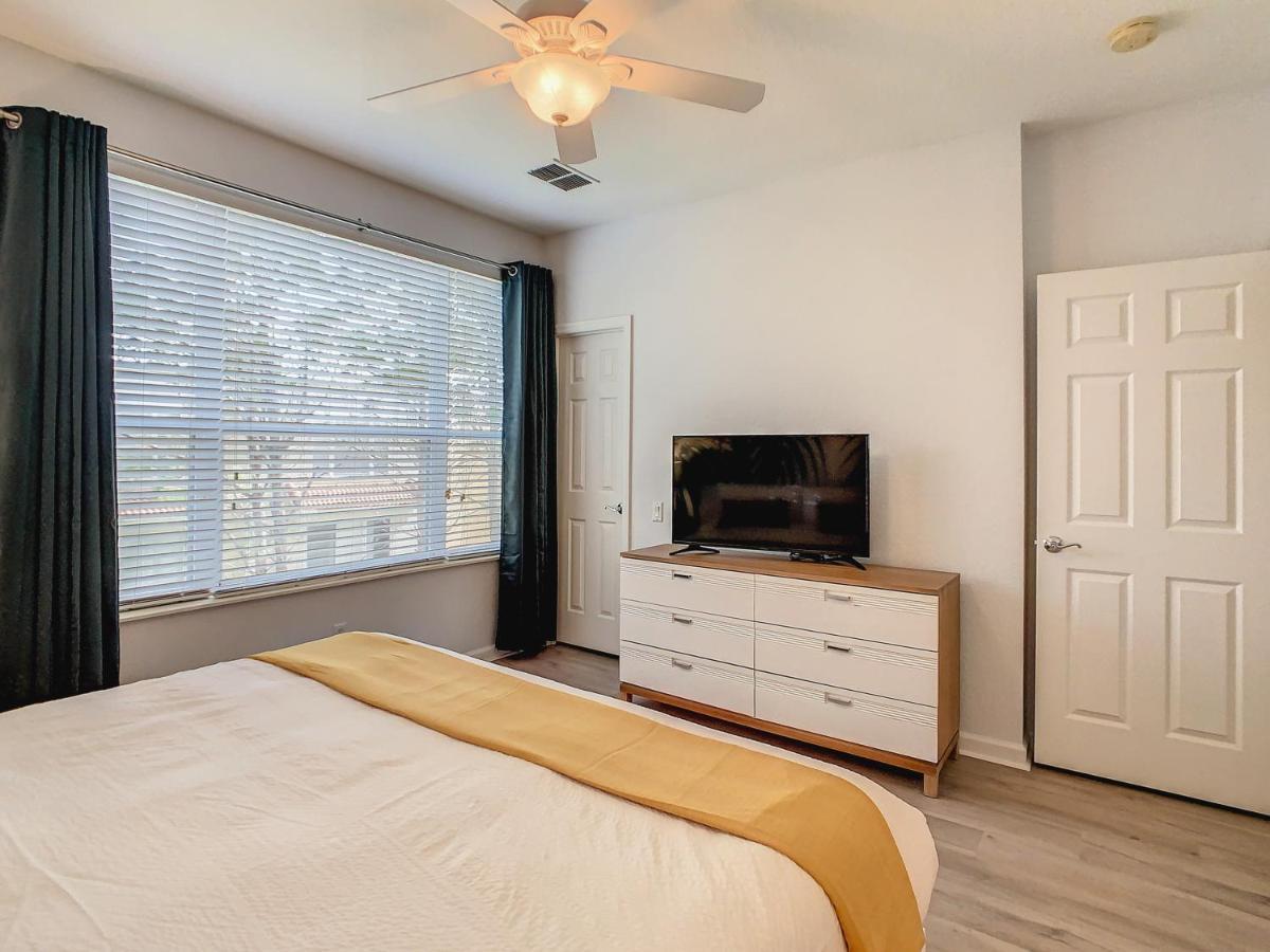 Stylish Vista Cay Townhome Near Conv. Ctr I-dr. *