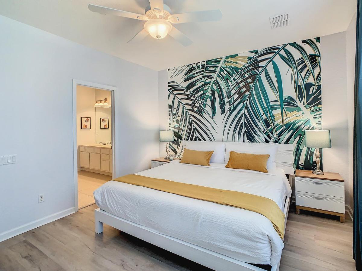 Stylish Vista Cay Townhome Near Conv. Ctr I-dr. Holiday home Orlando
