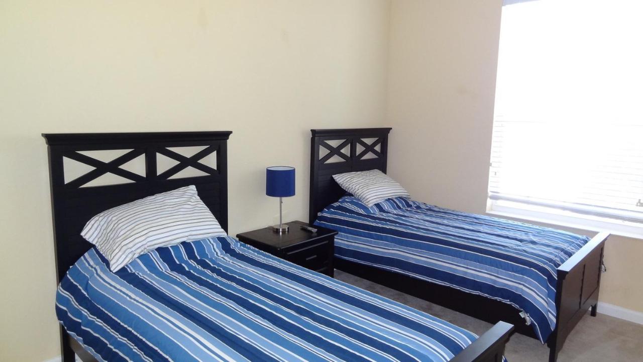 Holiday home 2br 2bath Balcony 5min Conv Center 1496ft