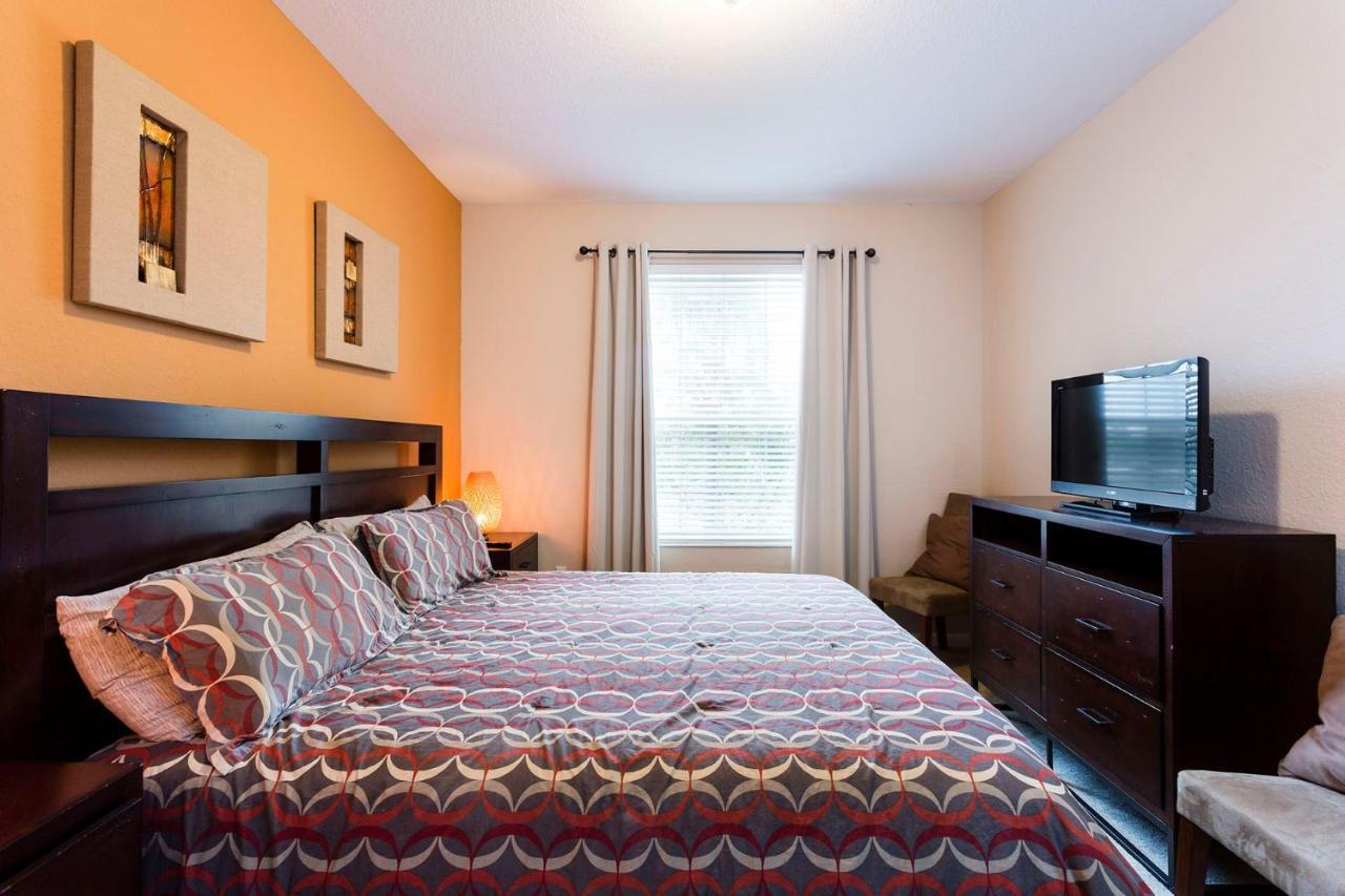 Holiday home Spacious 2br 2ba With Balcony 5 Mins To Convention Center & Epic Universe Orlando