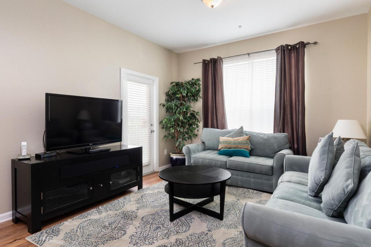 Holiday home 3br 2bath Balcony 5min Conv Center 1388ft Orlando