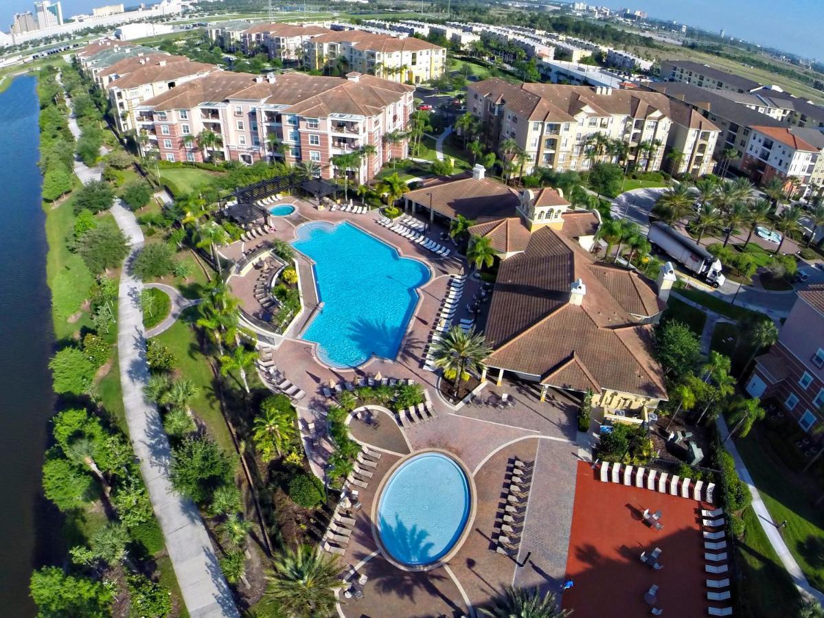 3br 2bath Balcony 5min Conv Center 1388ft