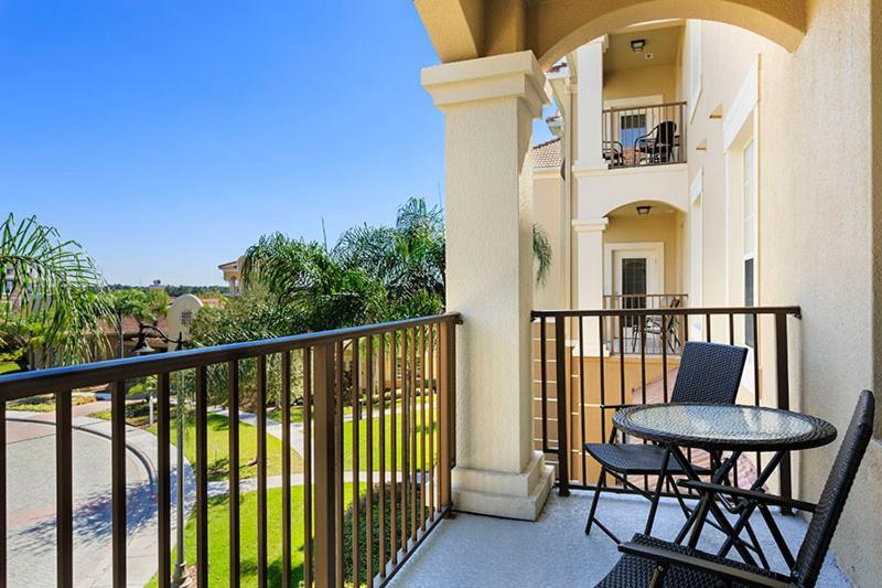 3br 2bath Balcony 5min Conv Center 1410ft Holiday home