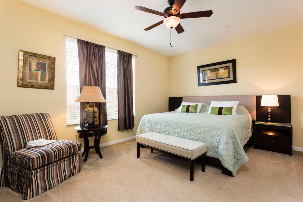 Holiday home 4br 2bath Balcony 5min Conv Center 2020ft *
