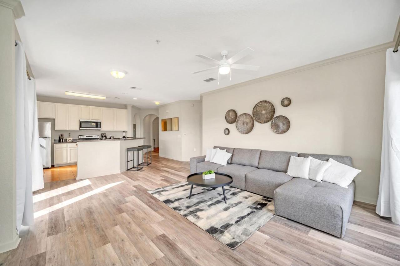 Bright & Spacious 2br With Pool & Hot Tub, Near Disney! Apartment *