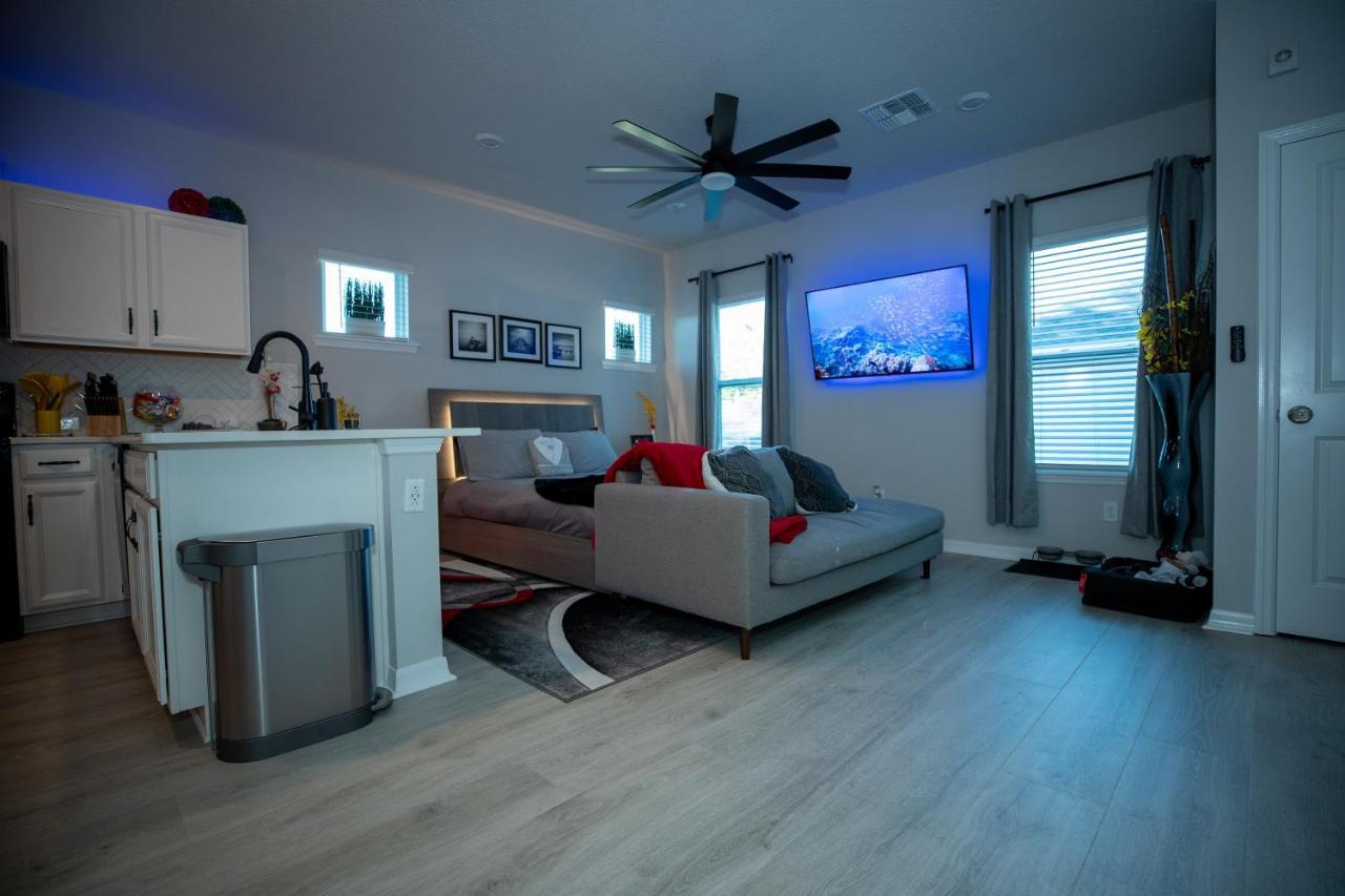 Pet Friendly Modern Zen Retreat With Hot Tub! *