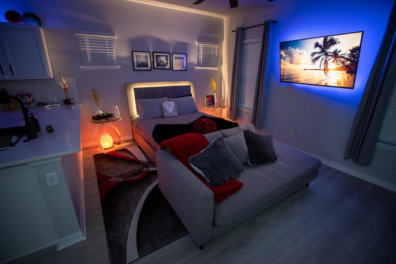 Holiday home Pet Friendly Modern Zen Retreat With Hot Tub!