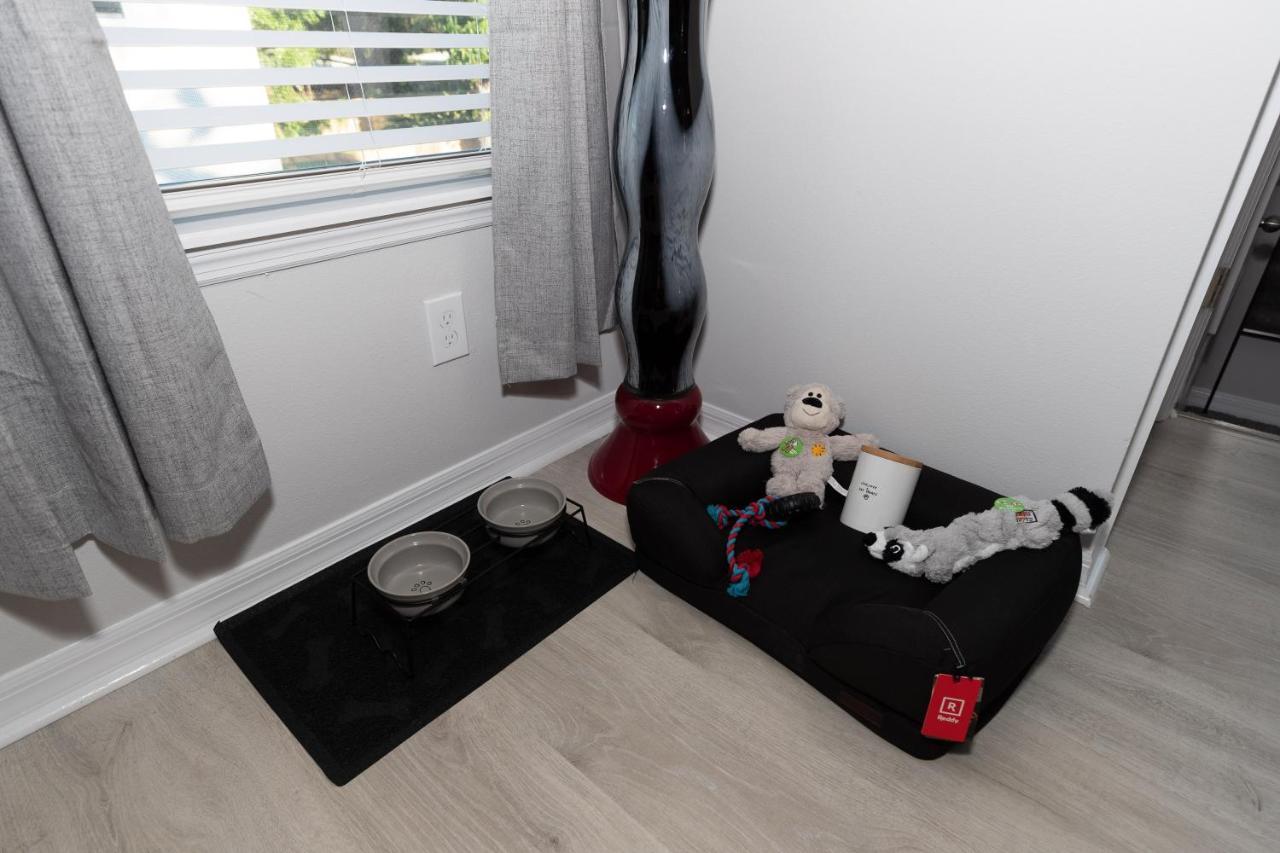 Pet Friendly Modern Zen Retreat With Hot Tub!