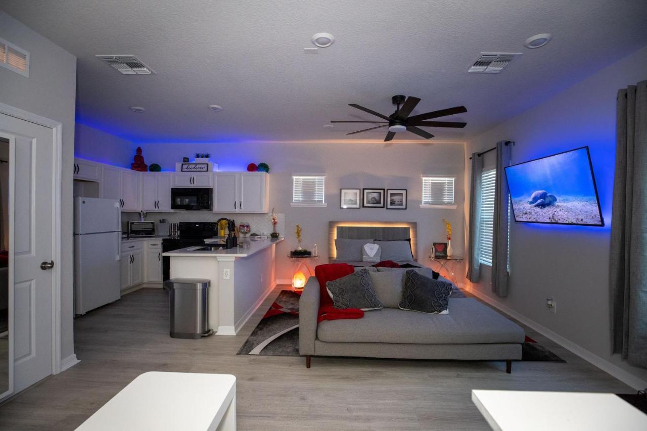Pet Friendly Modern Zen Retreat With Hot Tub!