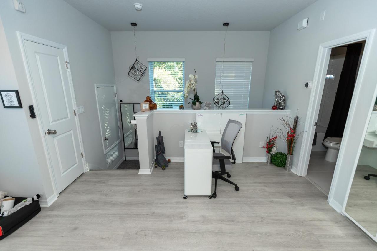 Pet Friendly Modern Zen Retreat With Hot Tub! Holiday home