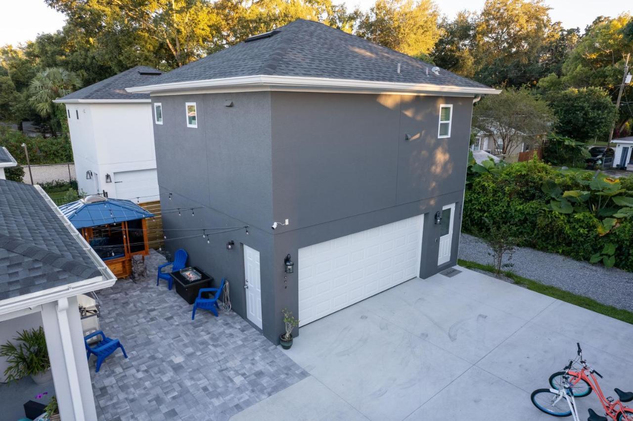 Holiday home Pet Friendly Modern Zen Retreat With Hot Tub! *