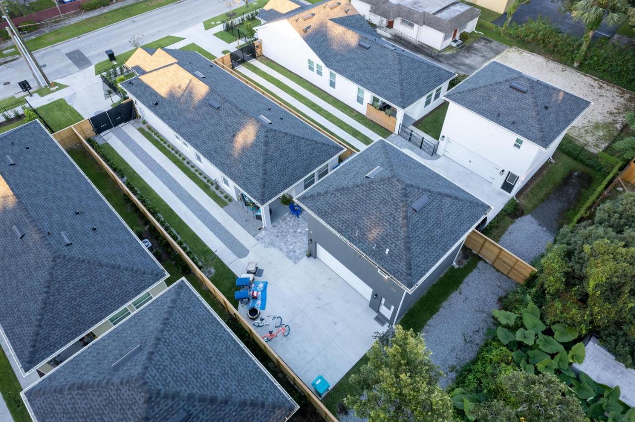 Pet Friendly Modern Zen Retreat With Hot Tub! Holiday home Orlando