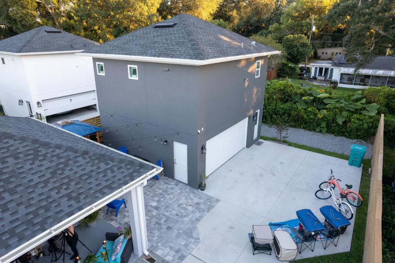Pet Friendly Modern Zen Retreat With Hot Tub! Holiday home Orlando