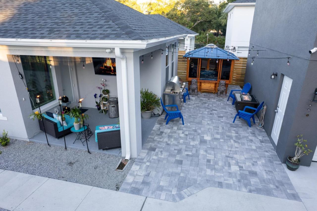 Brand New Modern Pet Friendly Zen With Private Theater & Hot Tub! Orlando