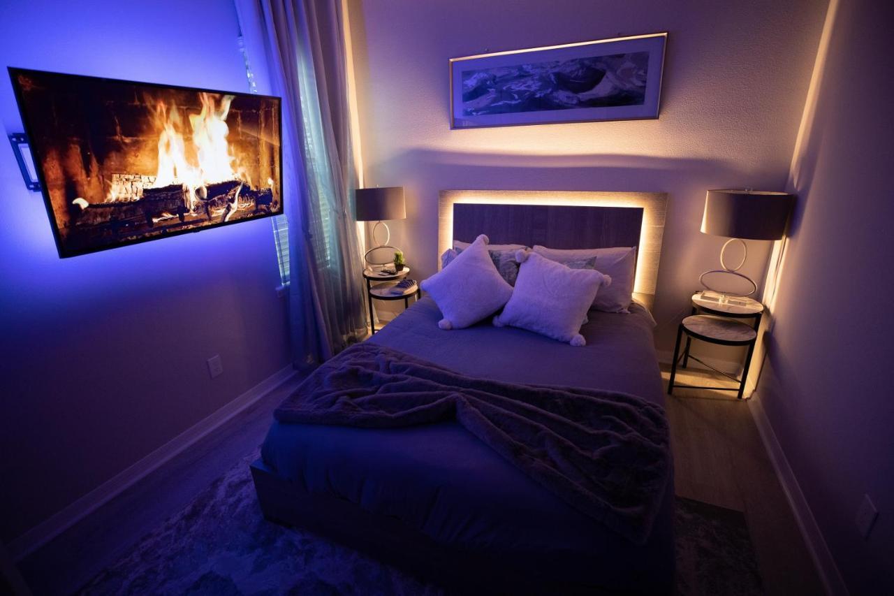 Brand New Modern Pet Friendly Zen With Private Theater & Hot Tub! * Orlando