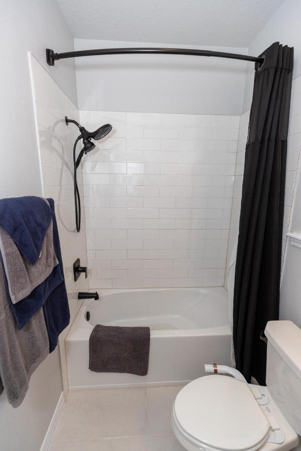 Holiday home Pet Friendly Modern Zen Retreat With Hot Tub! Orlando