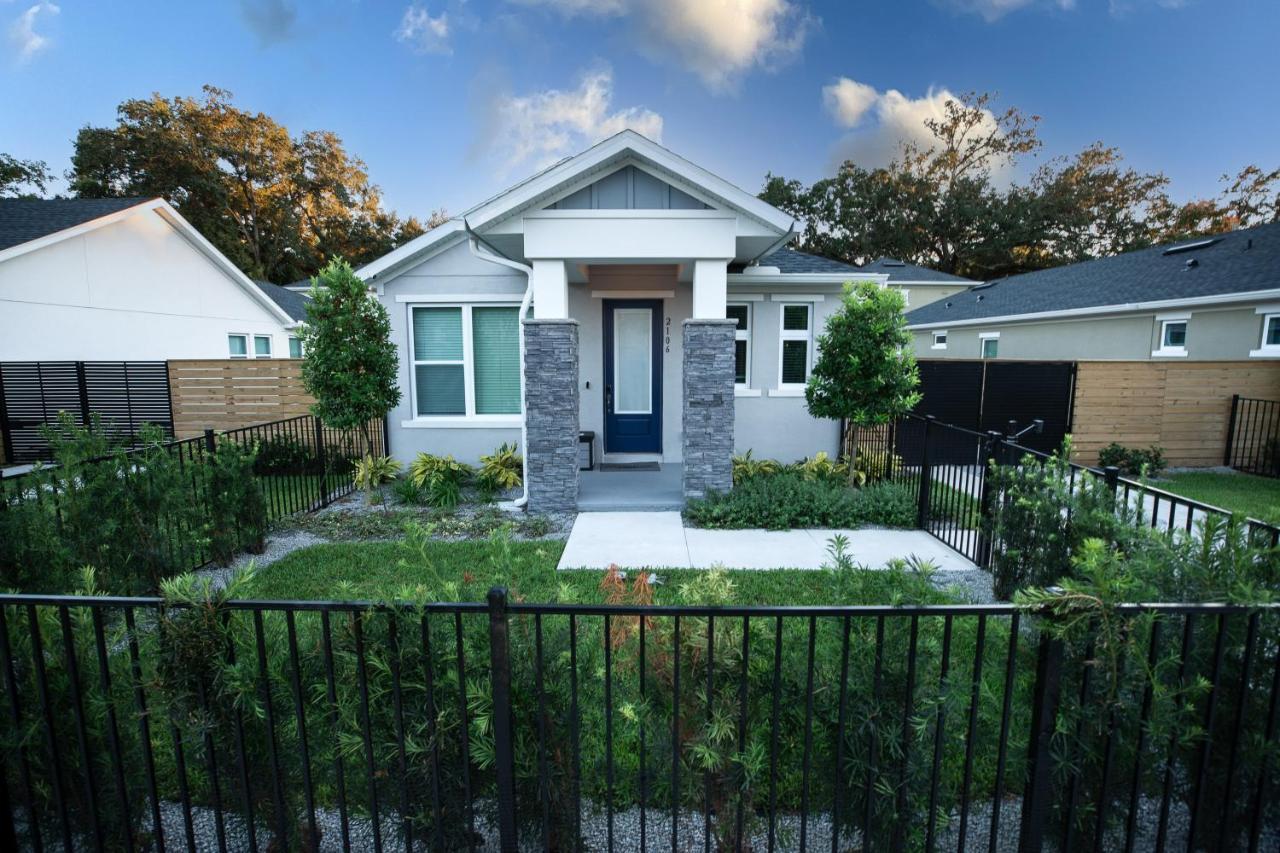 Brand New Modern Pet Friendly Zen With Private Theater & Hot Tub! * Orlando