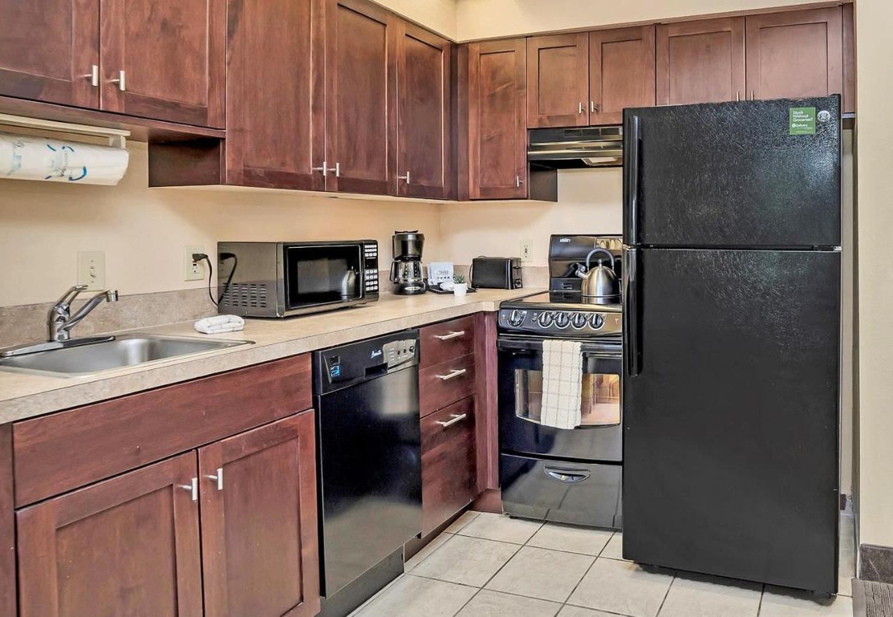 Apartment 1br King Apt-hotel With Pool, Hot Tub & Arcade Room, Mins From Disney & Universal! Orlando