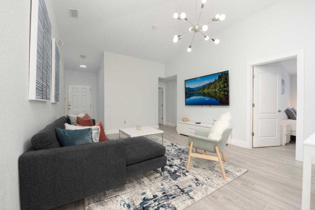 Entire Residential 3br - Near Theme Parks