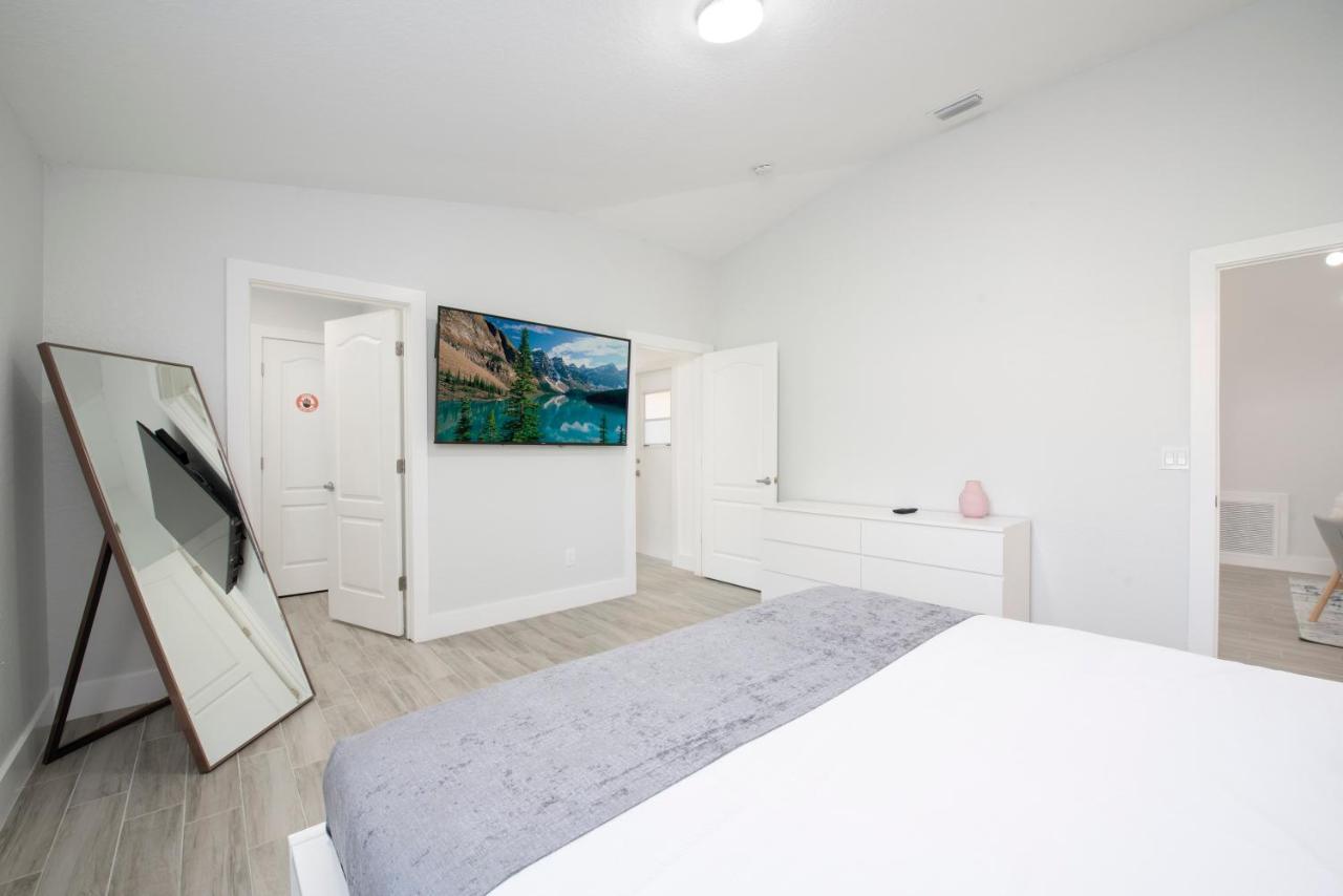 Entire Residential 3br - Near Theme Parks