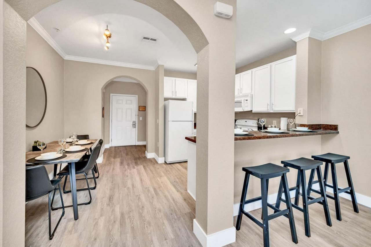Bright & Modern 2br With Pool & Hot Tub, Near Disney! Apartment