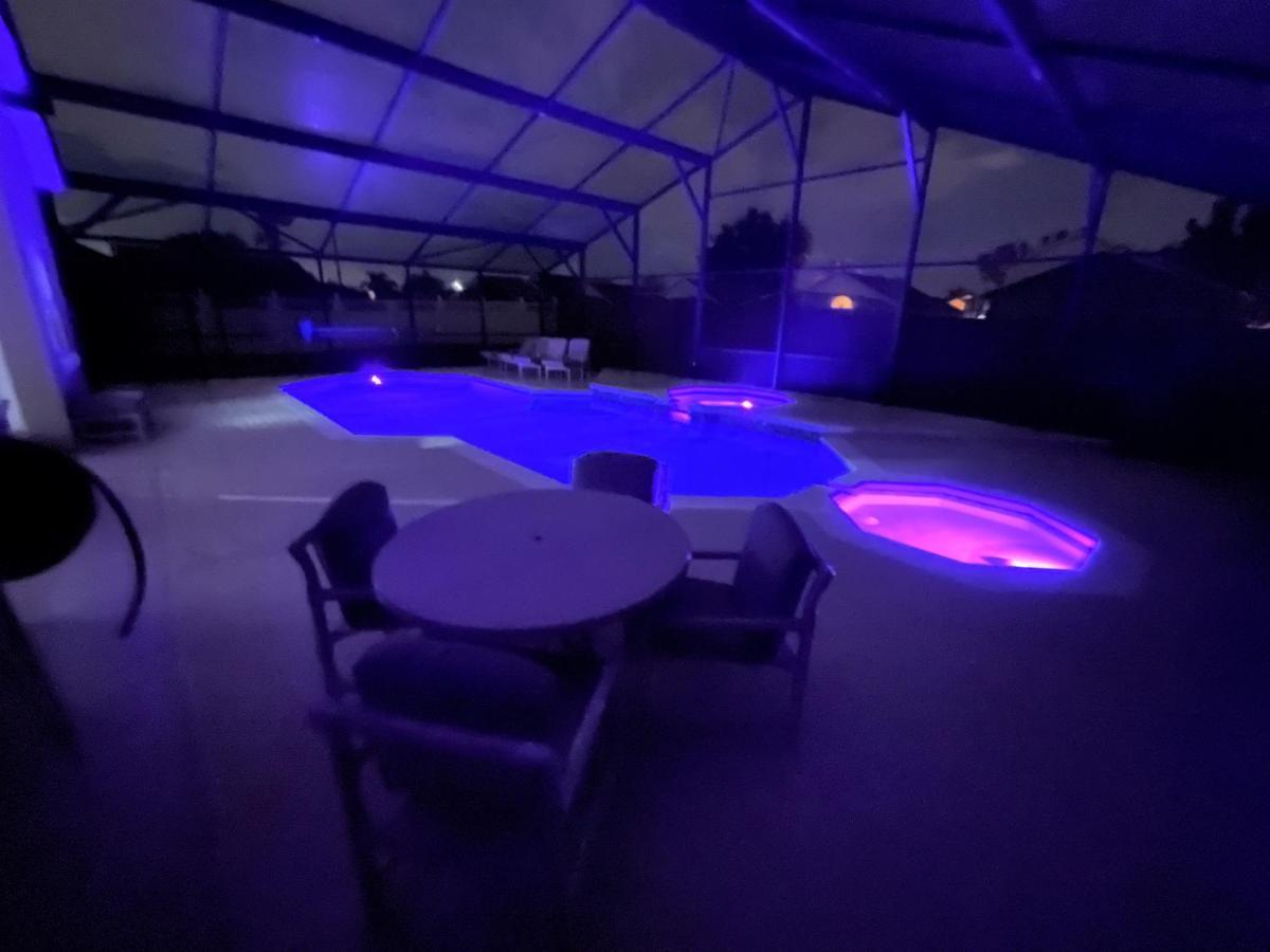 Holiday home Mickey's Circle: Modern 6br With Pool, Hot Tub & Theater Near