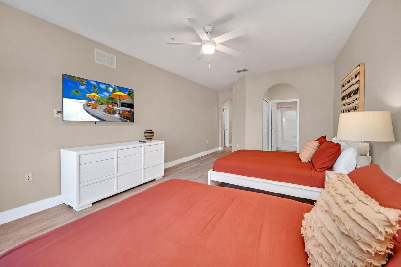 Apartment Bright & Modern 2br With Pool & Hot Tub, Near Disney!