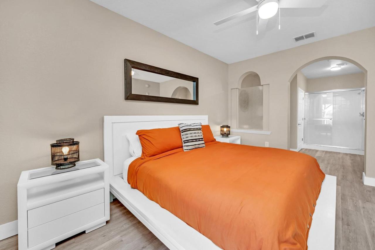 Bright & Modern 2br With Pool & Hot Tub, Near Disney! Orlando