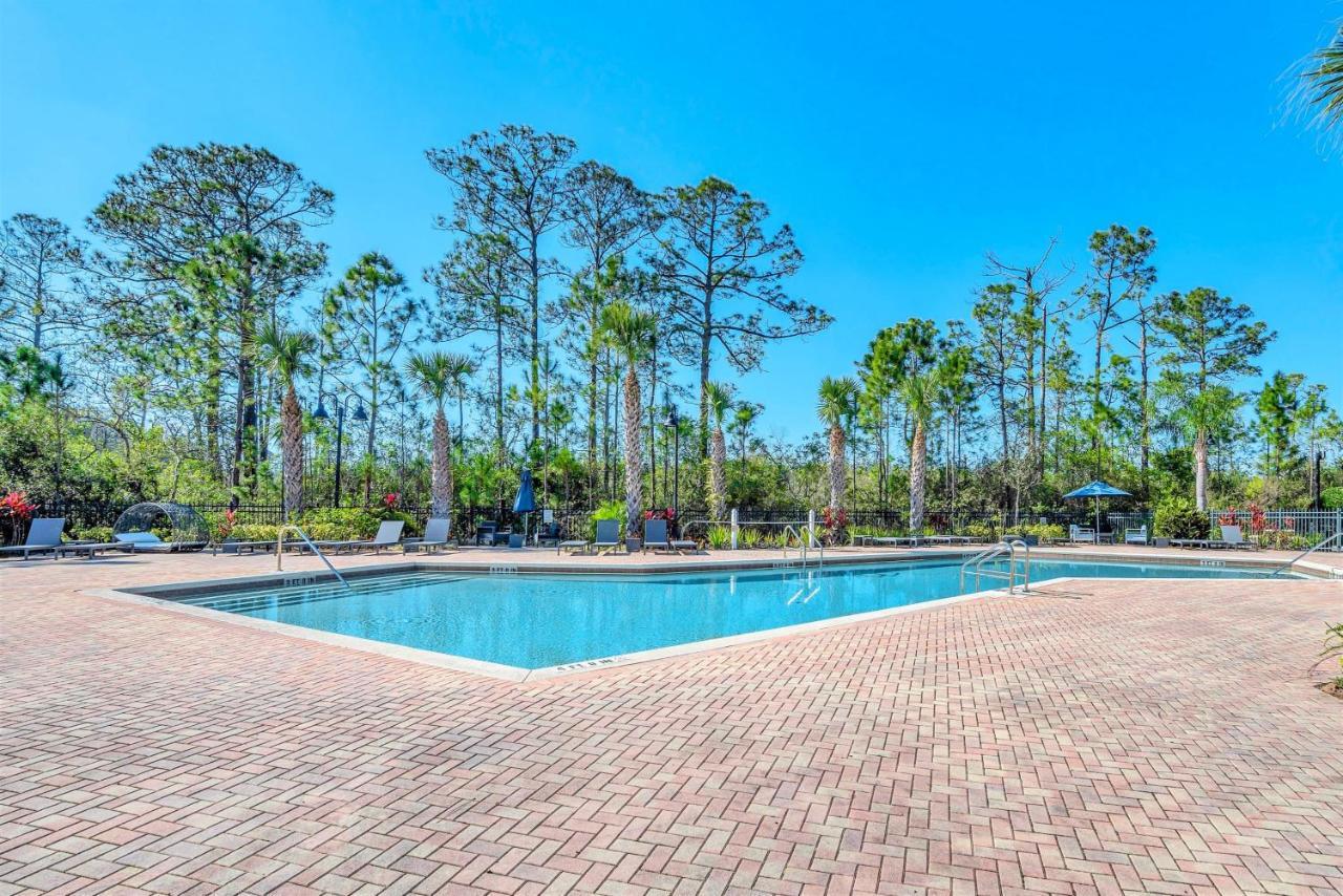 Apartment Bright & Airy 2br Condo, Near Disney!