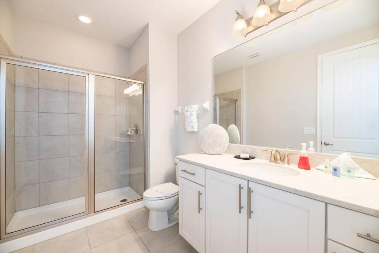 Spacious 8 Bdr Family With Arcades And Free Pool Heat *