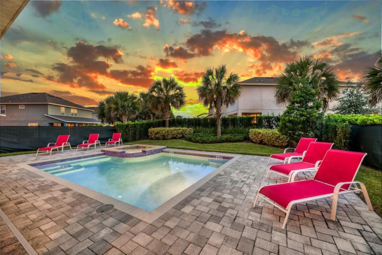Spacious 8 Bdr Family With Arcades And Free Pool Heat Holiday home Orlando