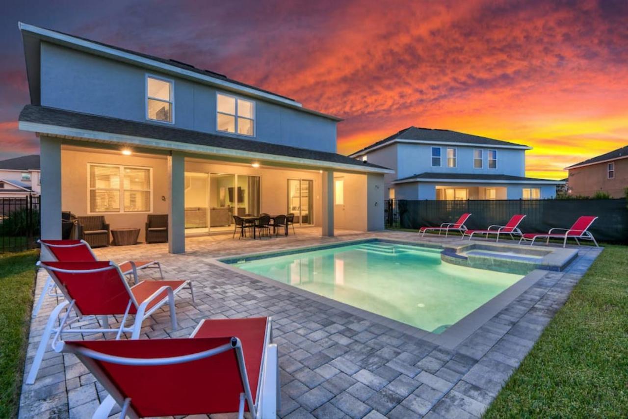 Spacious 8 Bdr Family With Arcades And Free Pool Heat