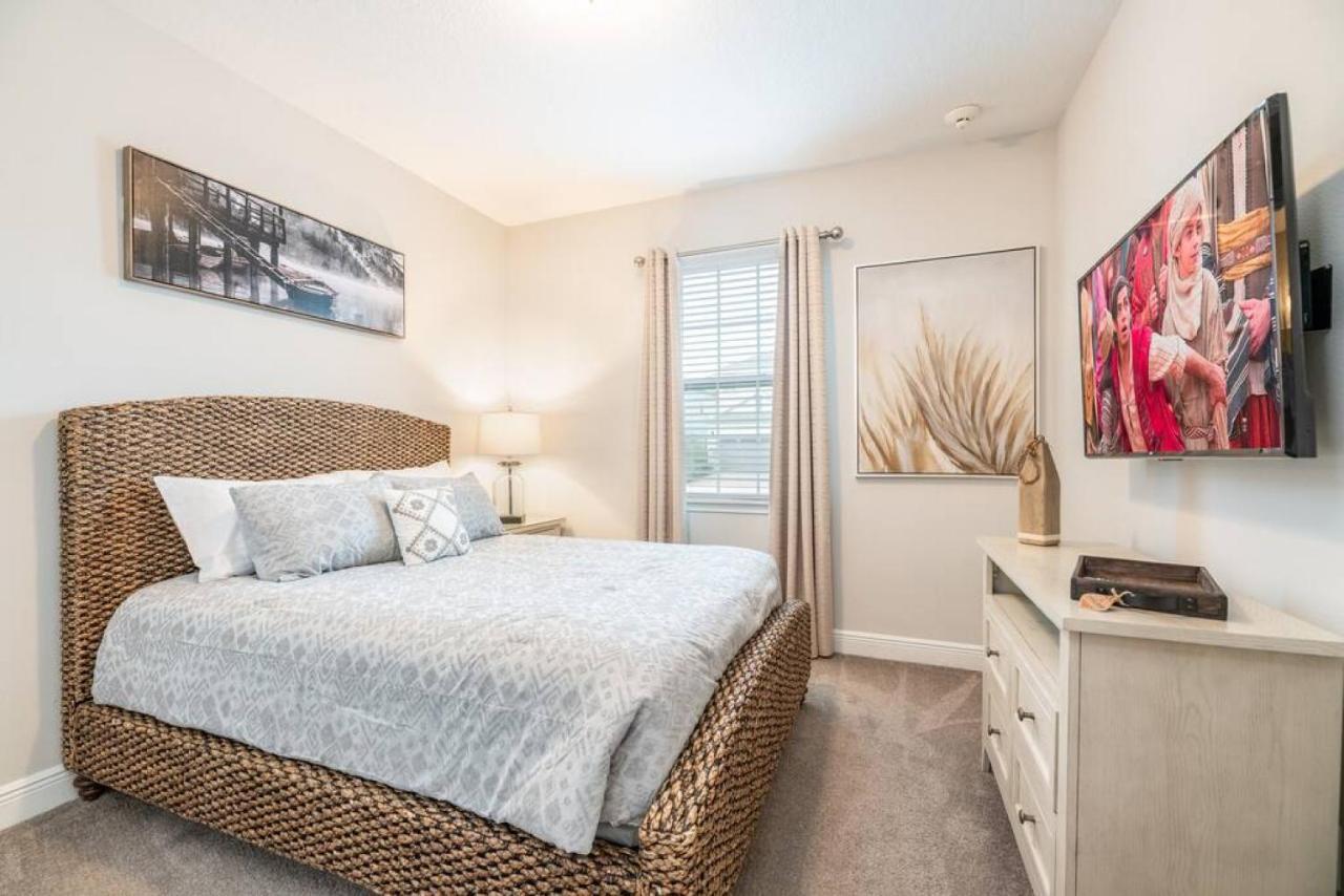 Spacious 8 Bdr Family With Arcades And Free Pool Heat Holiday home Orlando