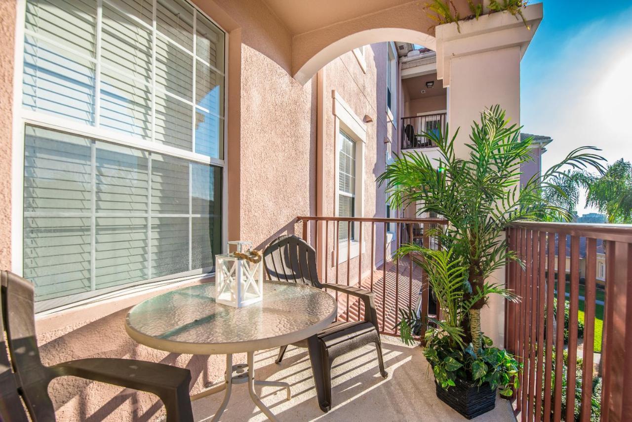 Luxury Pet Friendly Condo, Near Clubhouse & Pool Apartment Orlando