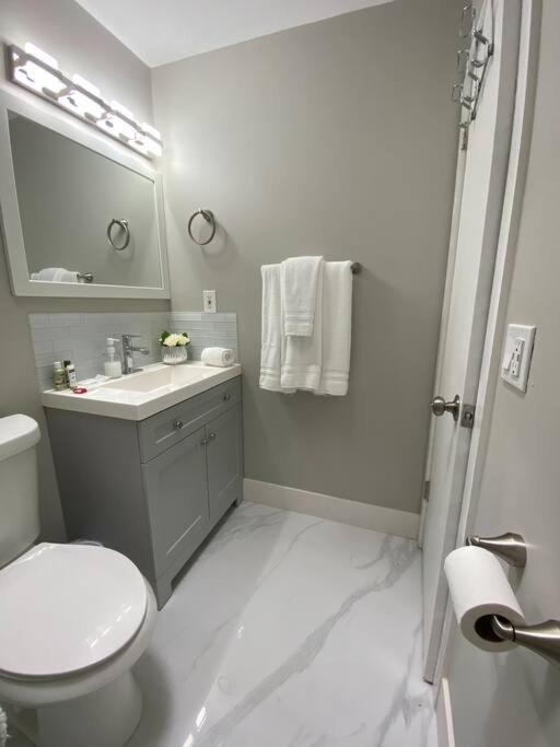 Modern And Stylish 10 Minutes From Mco Airport Orlando