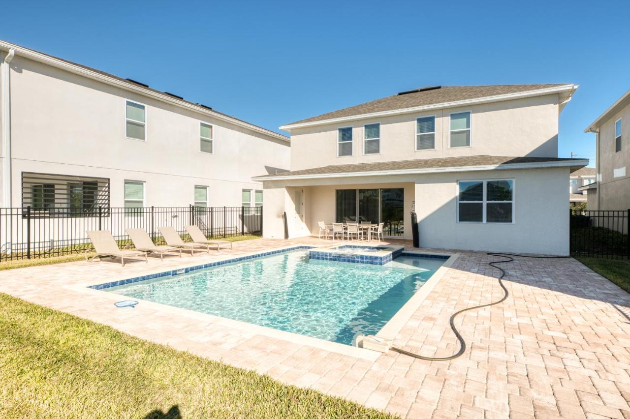 Holiday home Modern By Rentyl With Private Pool And Game Room, Near - 320a *