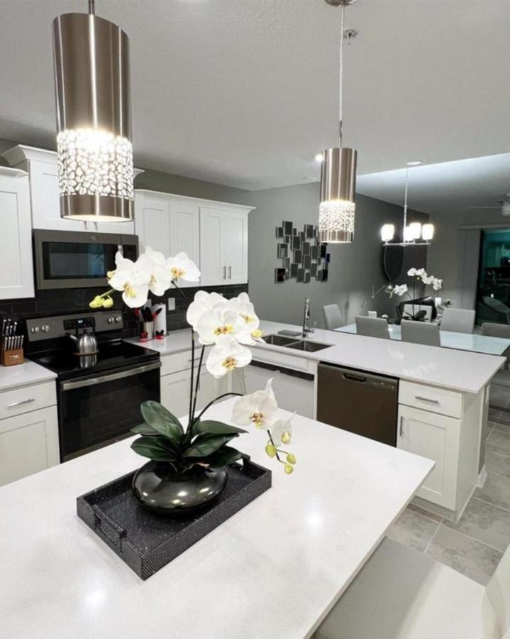 Holiday home Storey By Shine