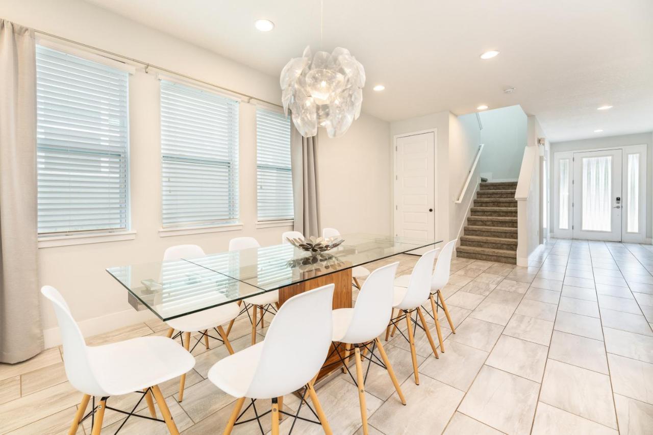 Amazing With Game And Private Pool Near By Rentyl - 7649w