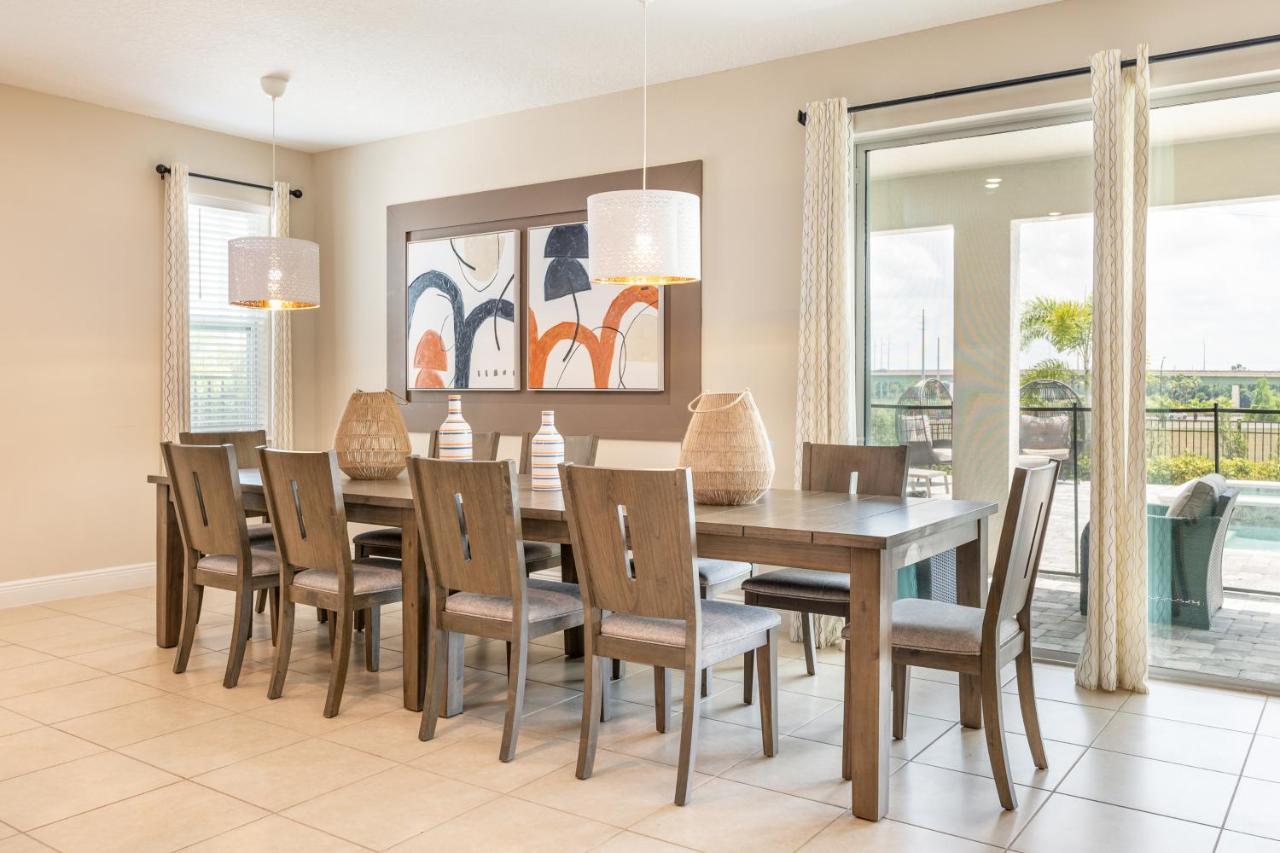 Inviting By Rentyl With Movie Theater, Pool Table And Theme Near - 332s Holiday home *
