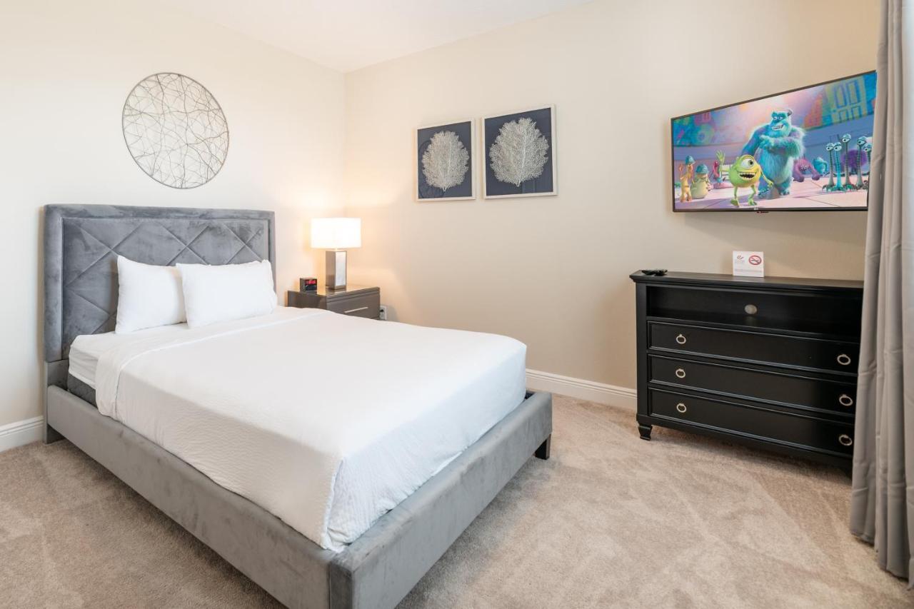 Inviting By Rentyl With Movie Theater, Pool Table And Theme Near - 332s Orlando