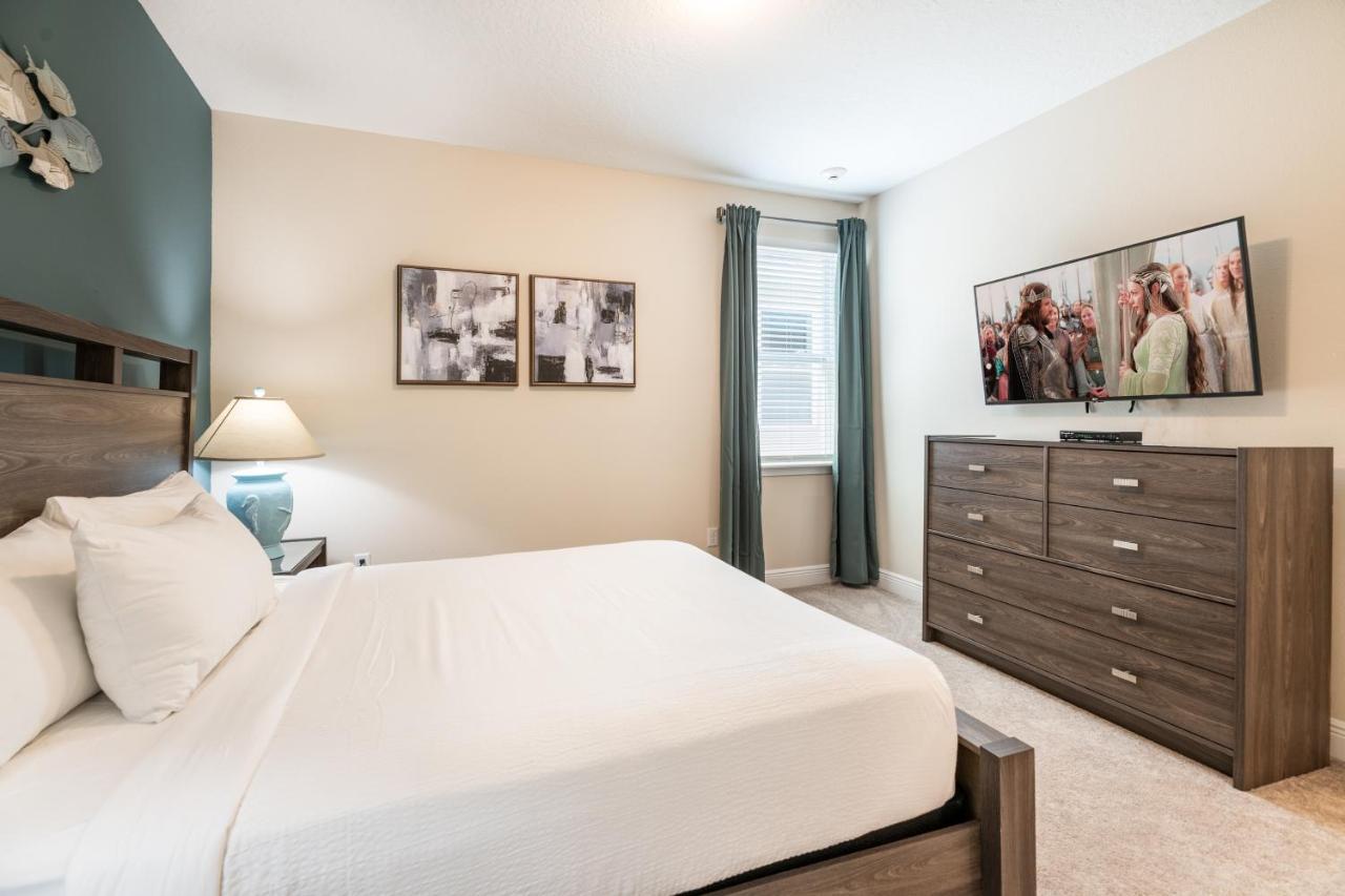 Holiday home Inviting By Rentyl With Movie Theater, Pool Table And Theme Near - 332s